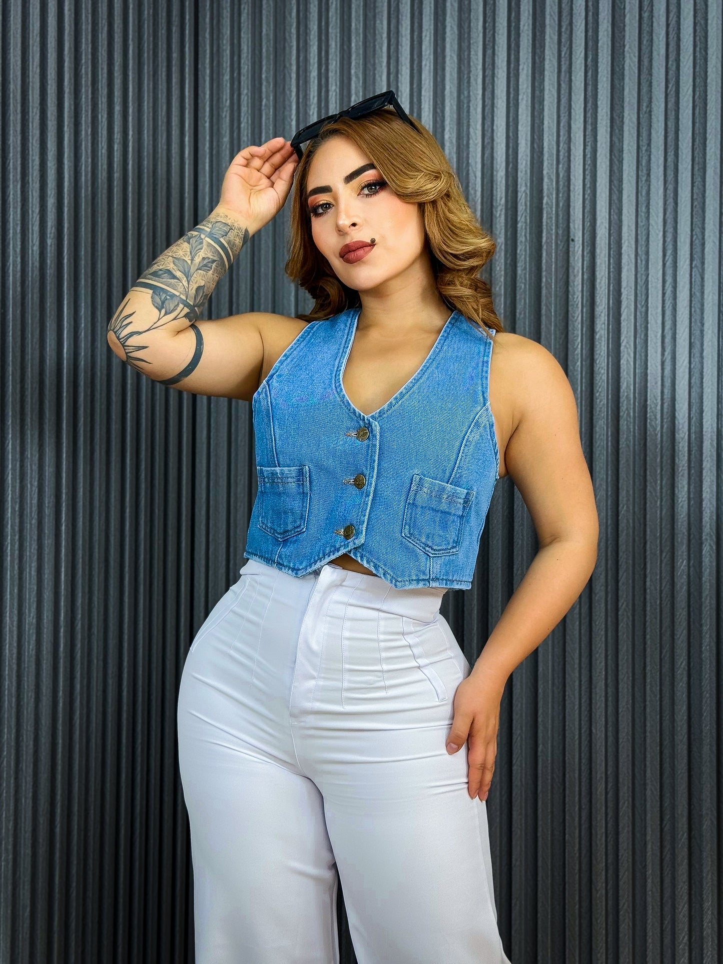 19 . CHALECO DENIM