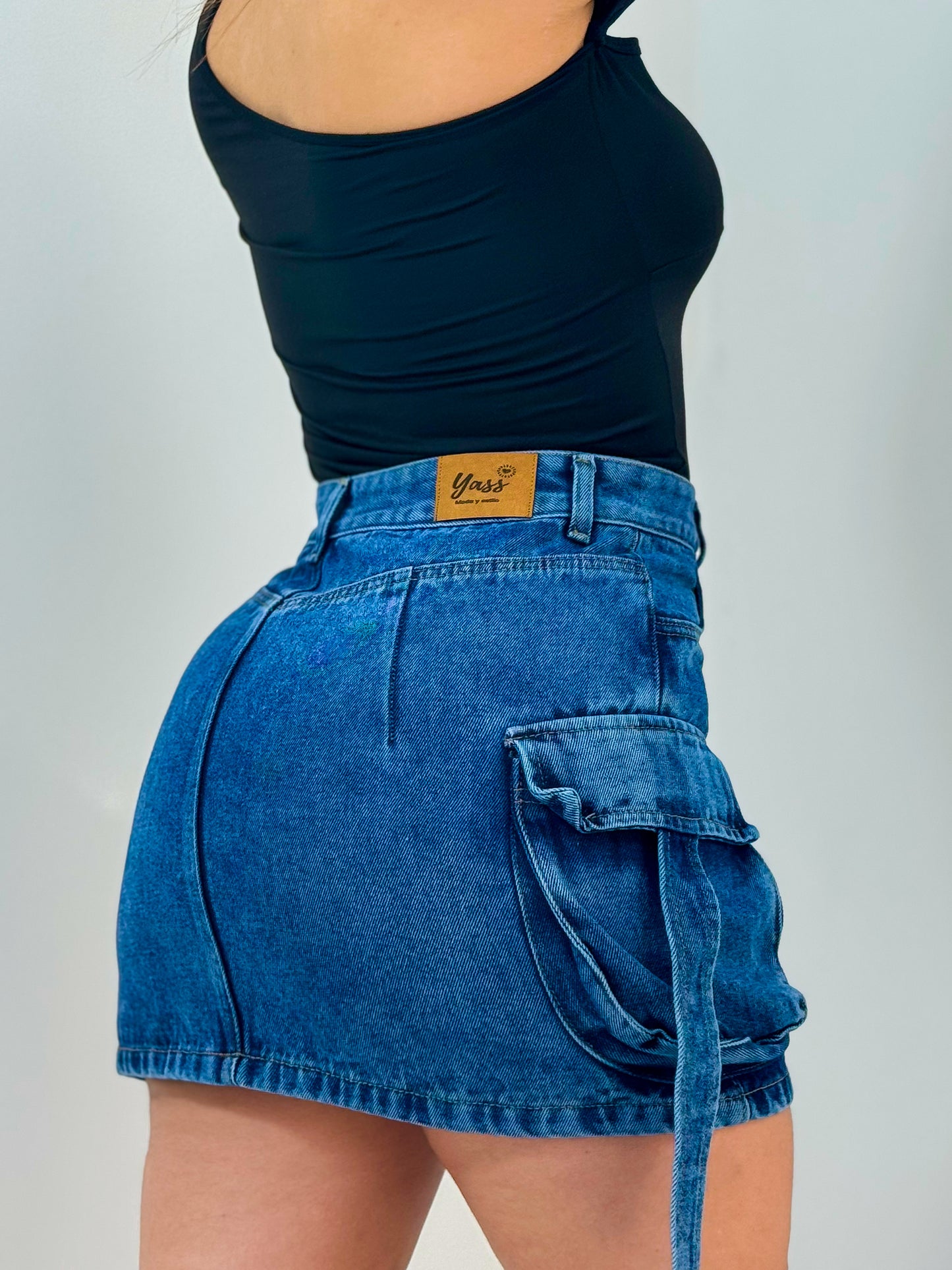 217.FALDA CARGO JEAN CORTA