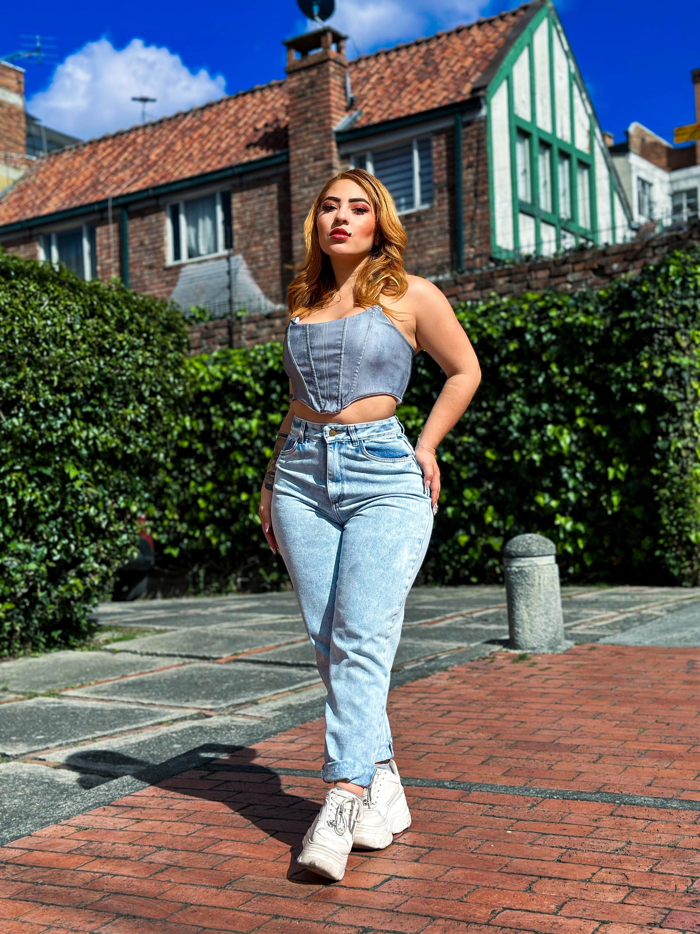90. MOM JEAN