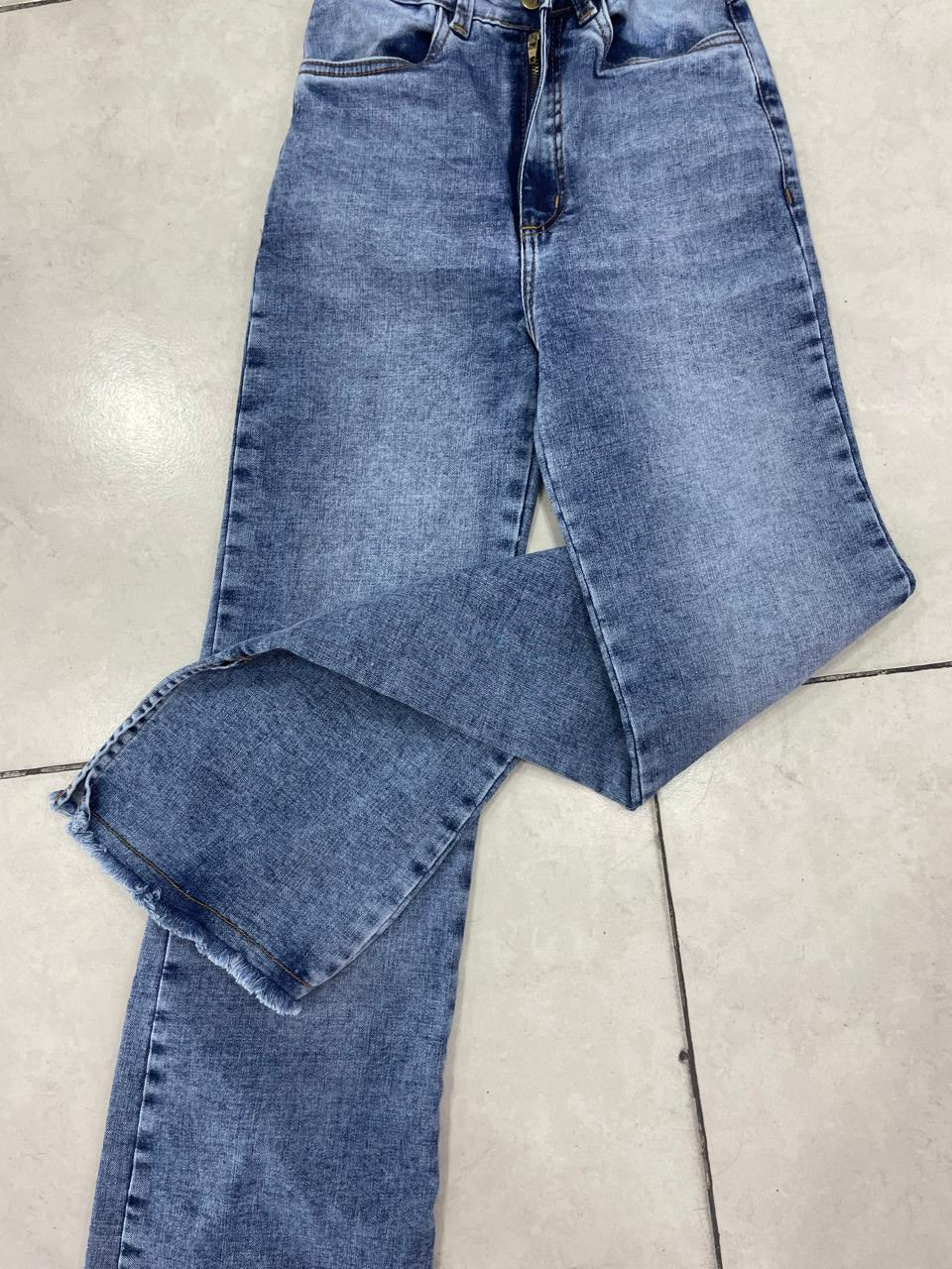 77. JEAN MEGAN Imagen secundaria del producto