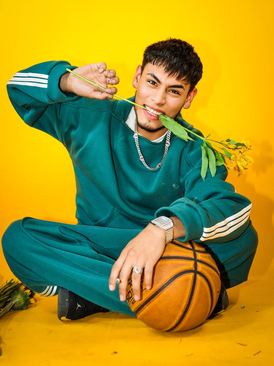 313.SUDADERA  BAD BUNNY