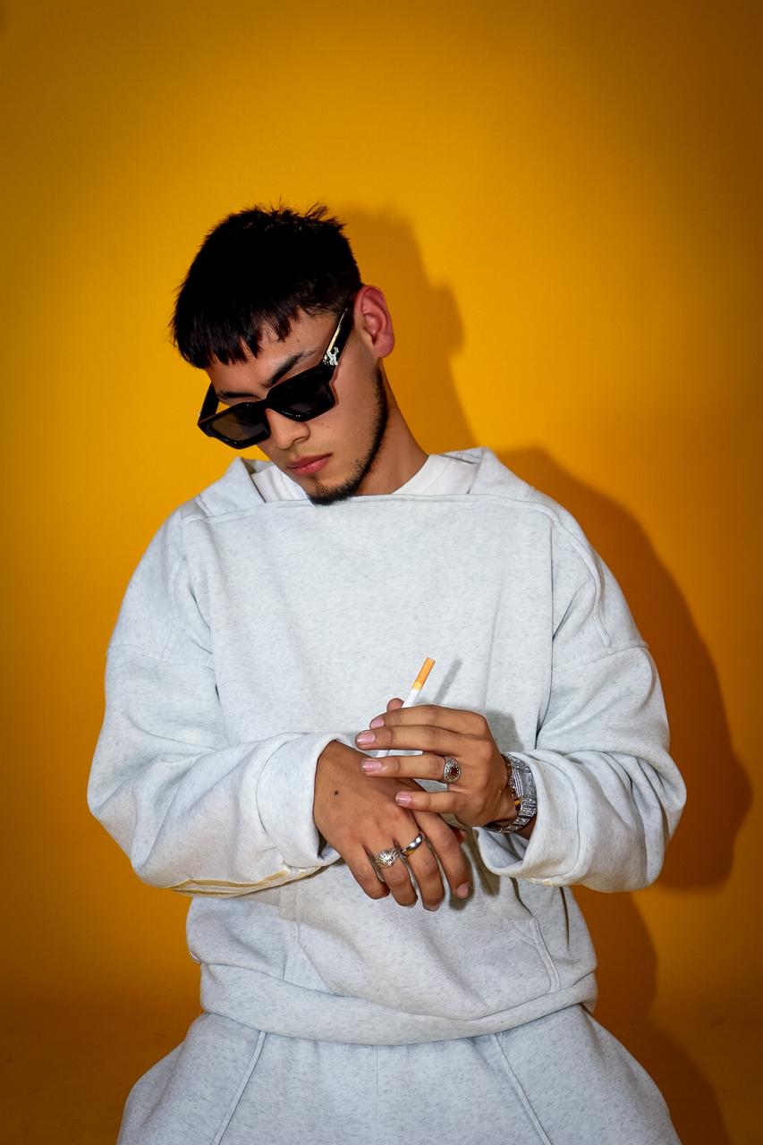 313.SUDADERA  BAD BUNNY