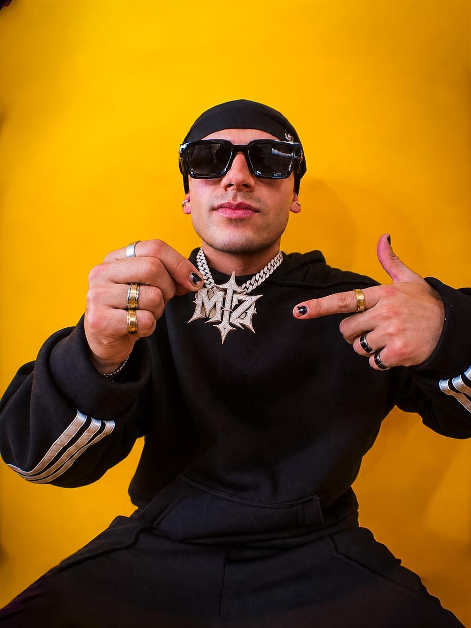 313.SUDADERA  BAD BUNNY